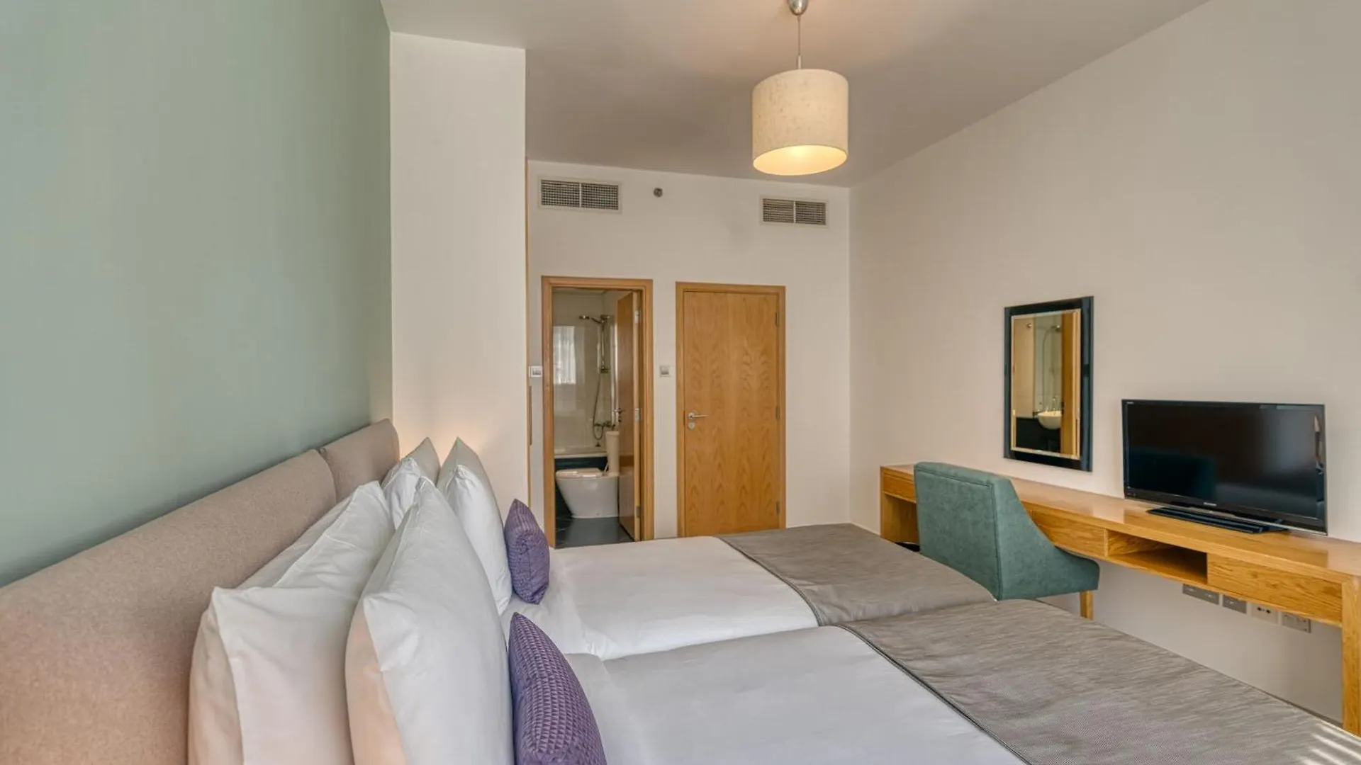 Grand Heights Dubai Hotel Apartments 4*,