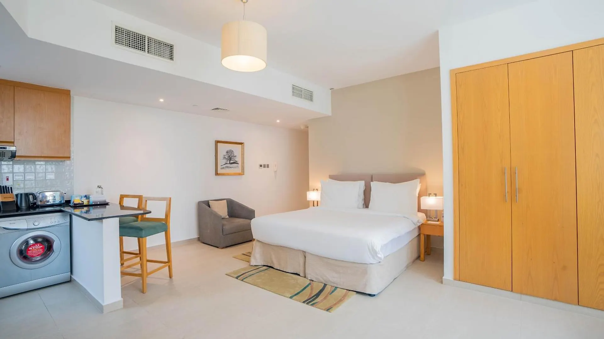 Grand Heights Dubai Hotel Apartments Aparthotel