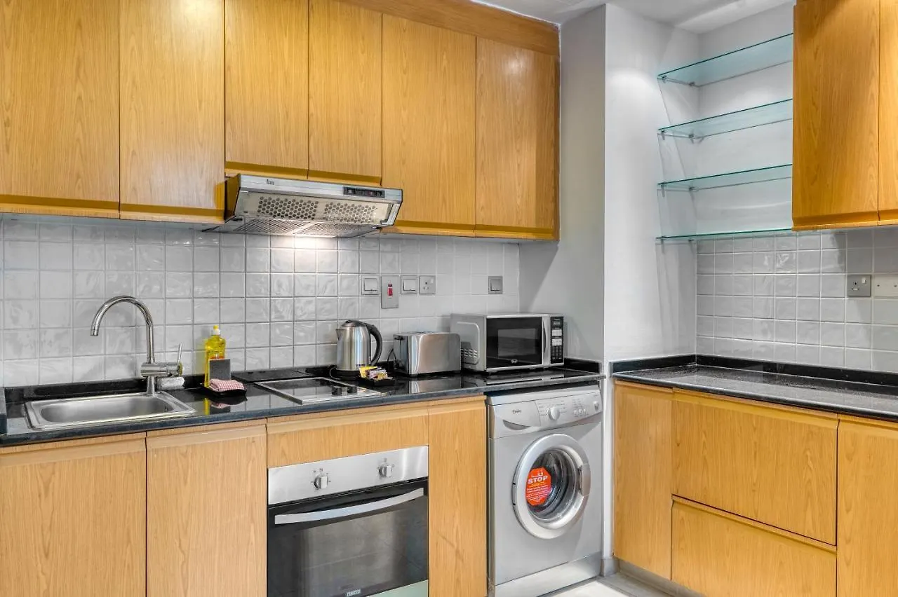 Grand Heights Dubai Hotel Apartments 4*,