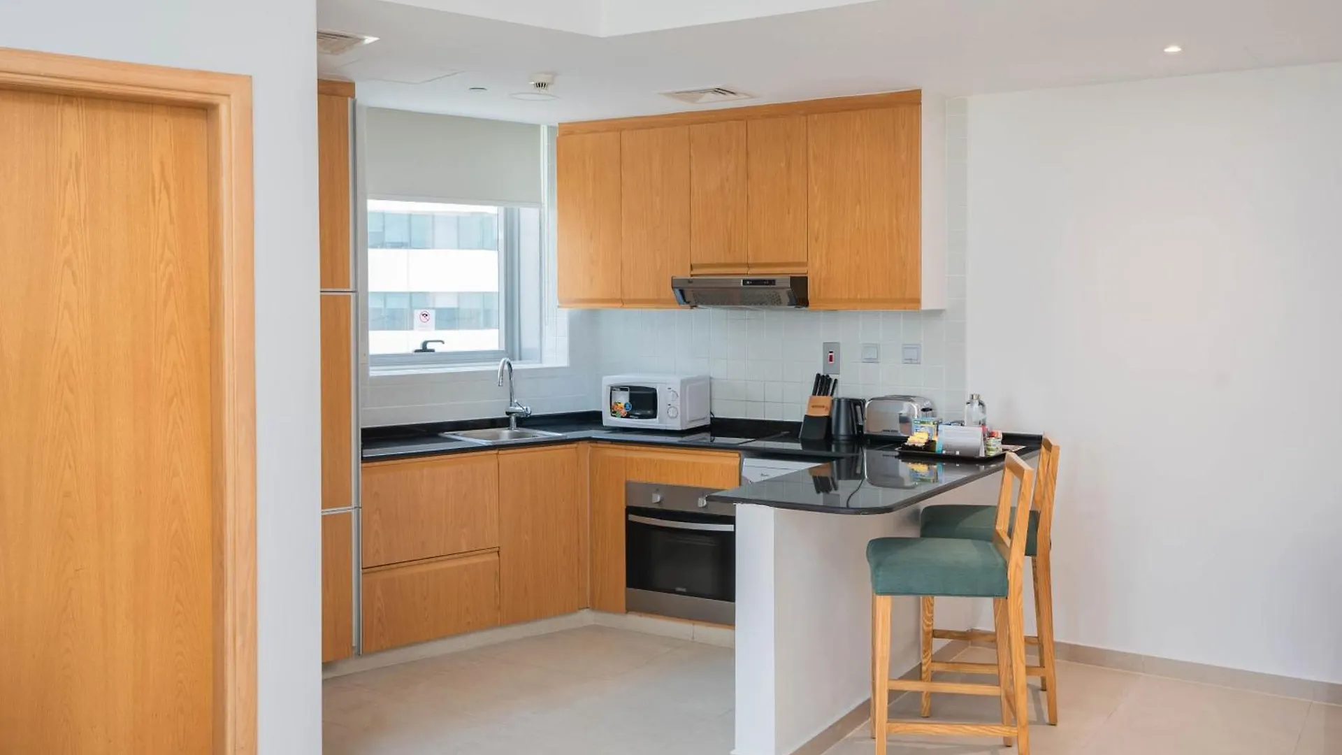 Grand Heights Dubai Hotel Apartments 4*,